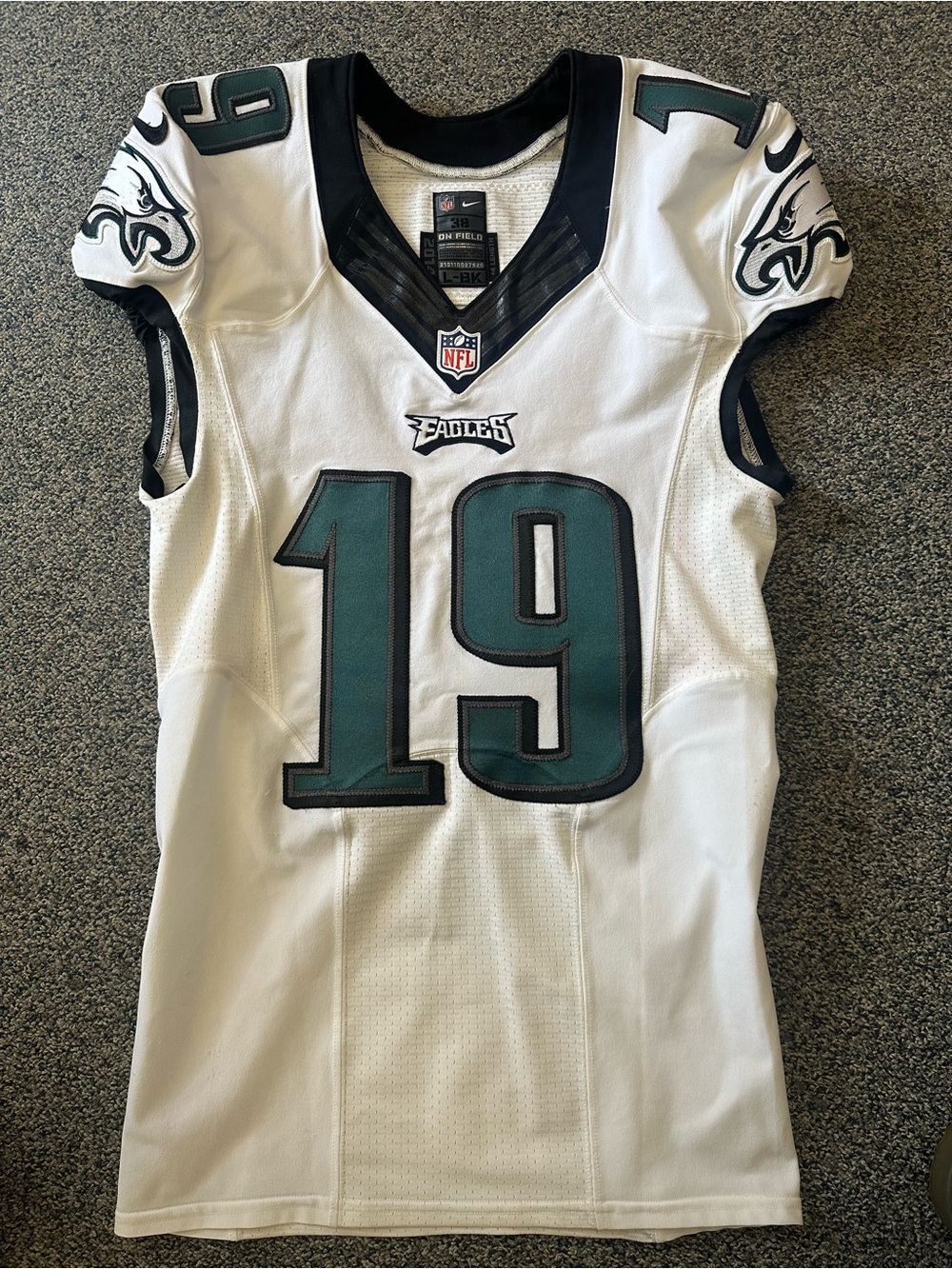 Nike Eagles game worn jersey
Player_Chris Givens
Same jersey in picture